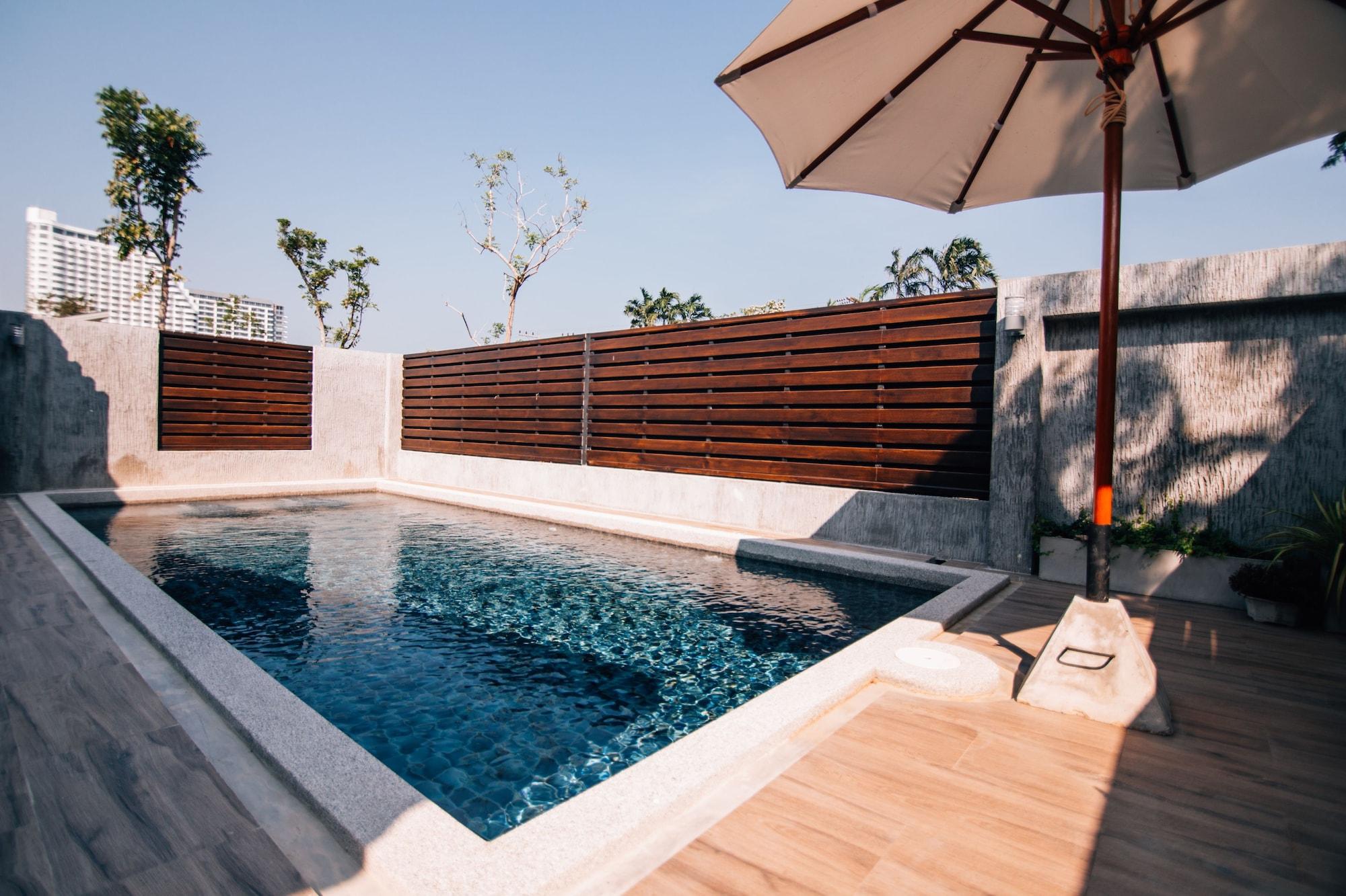 Hotel Coral Tree Huahin Petchaburi